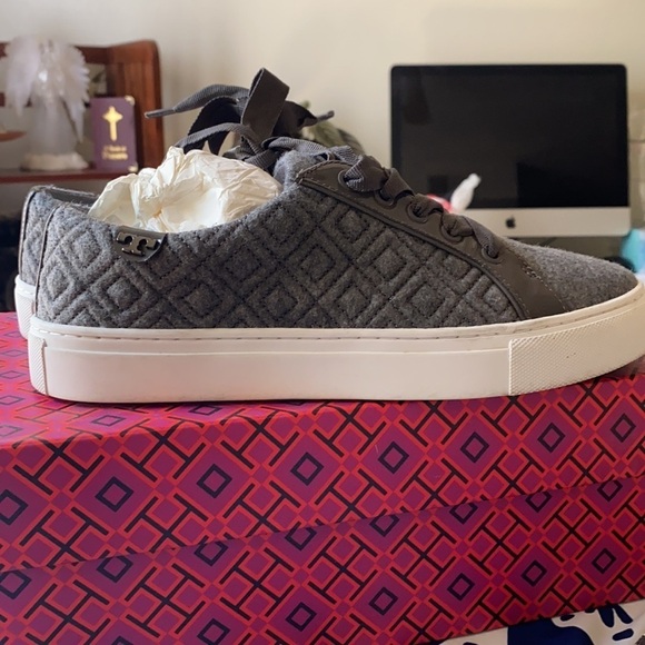 Tory Burch Marion Quilted Lace-Up SNEAKER - Picture 3 of 6